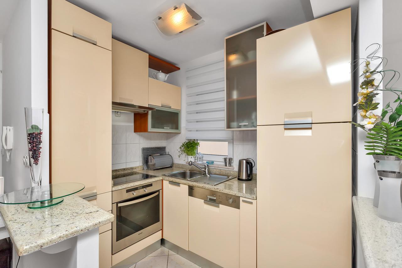 Apartment Manhattan Макарска Экстерьер фото