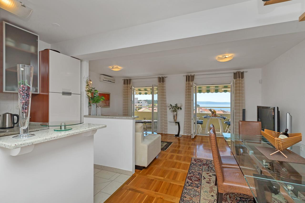 Apartment Manhattan Макарска Экстерьер фото